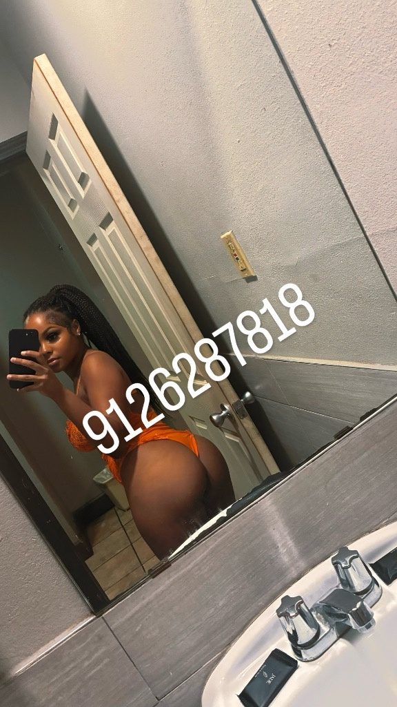Discrete companion, 21 — Outcall only, photo 5 of 5