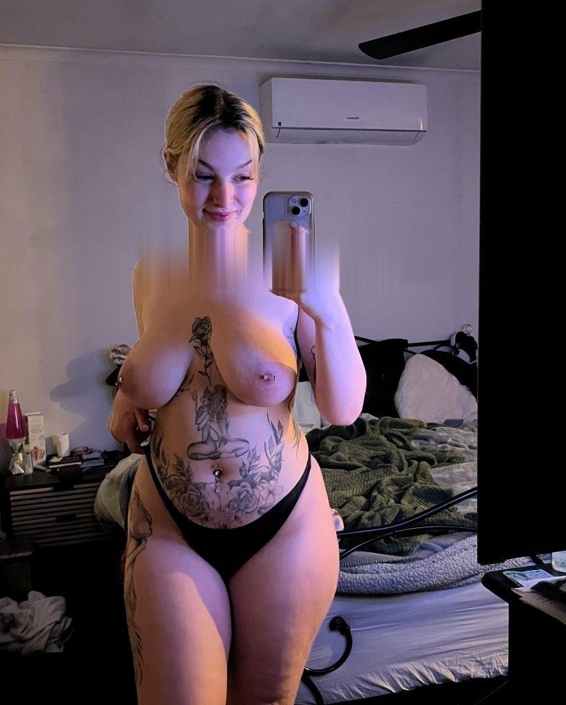 Discrete companion, 26 — Available for both - incall and outcall, photo 2 of 6