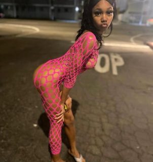Photo of Discrete companion, 20 — In & outcalls (outcalls require deposit)