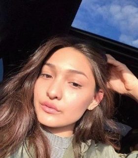 Photo of Discrete companion, 25 — Queens